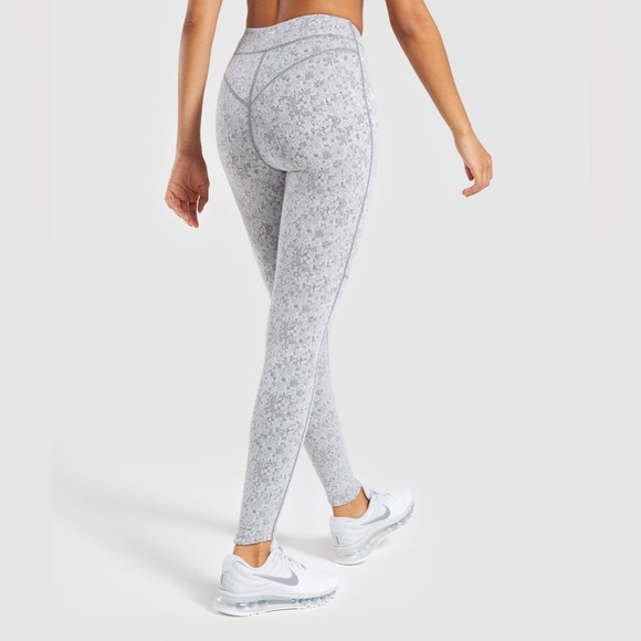 Gymshark Fleur Textured Leggings - Picture 2 of 7